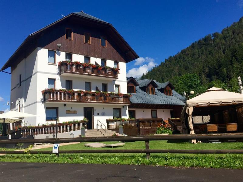 Hotel Tarvisio Four Seasons Exterior photo
